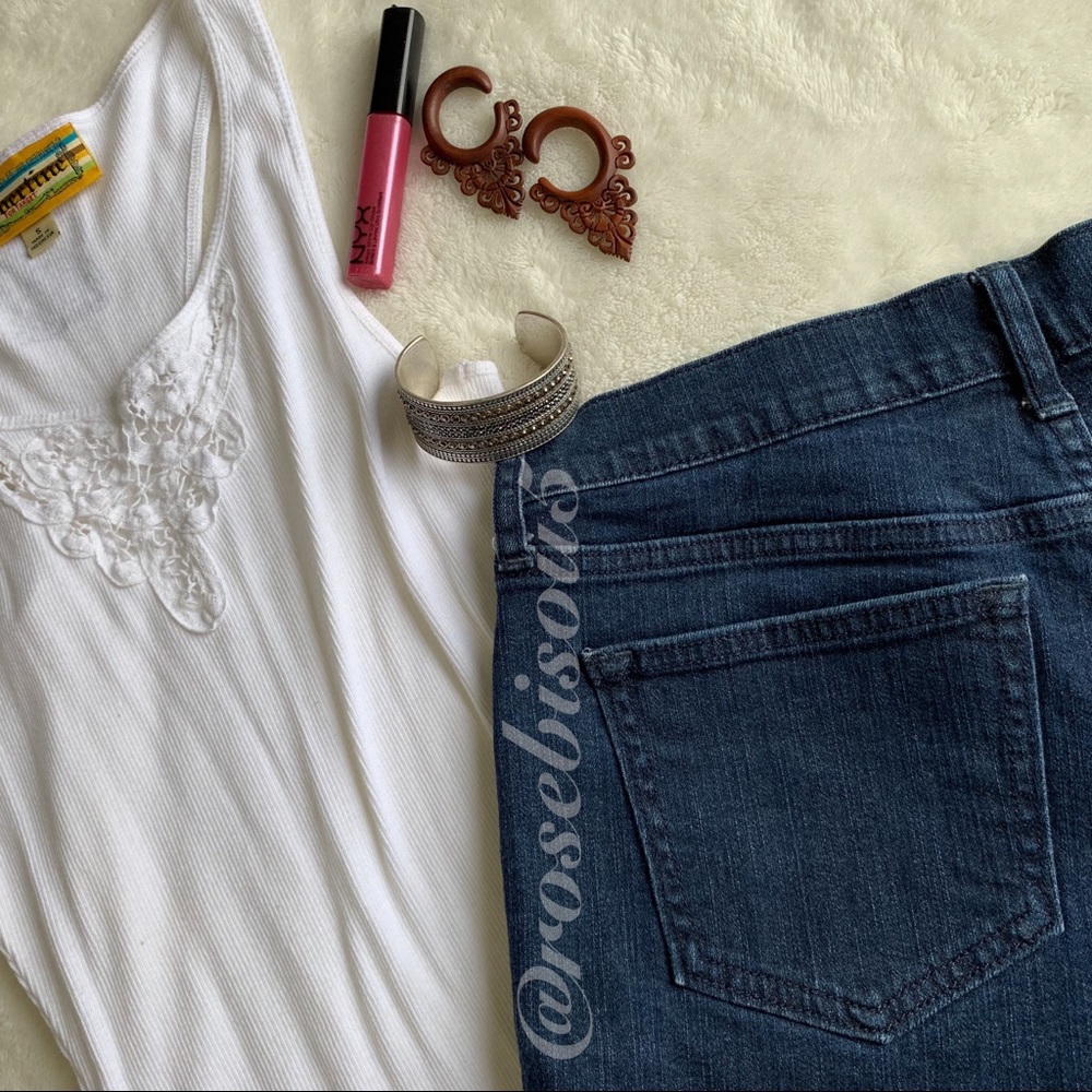 🆕{OLD NAVY} Sweetheart mid-rise dark denim shorts - Picture 3 of 7